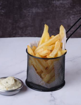 Batata Frita com Sal e Orégão, Acompanhada com Maionese de Ervas 😋
