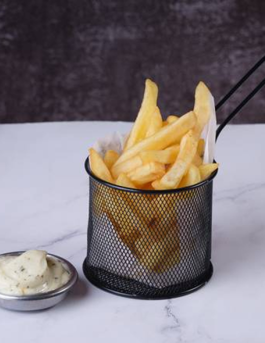 Batata Frita com Sal e Orégão, Acompanhada com Maionese de Ervas 😋